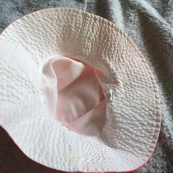 A pink/orange 4-6X bucket hat from OshKosh B’gosh - Picture 3 of 4